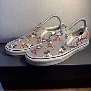 Vans Disney Mickey Mouse Classic Slip-Ons Size 8 Women’s / 6.5 Men’s.